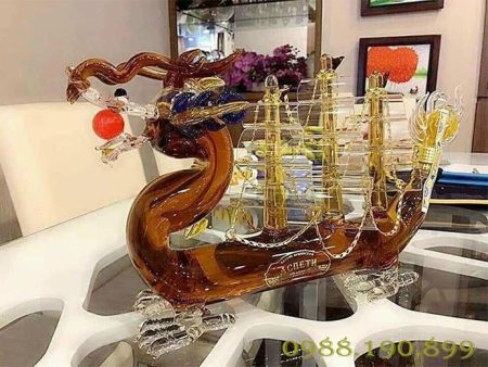 Rượu rồng buồm nga