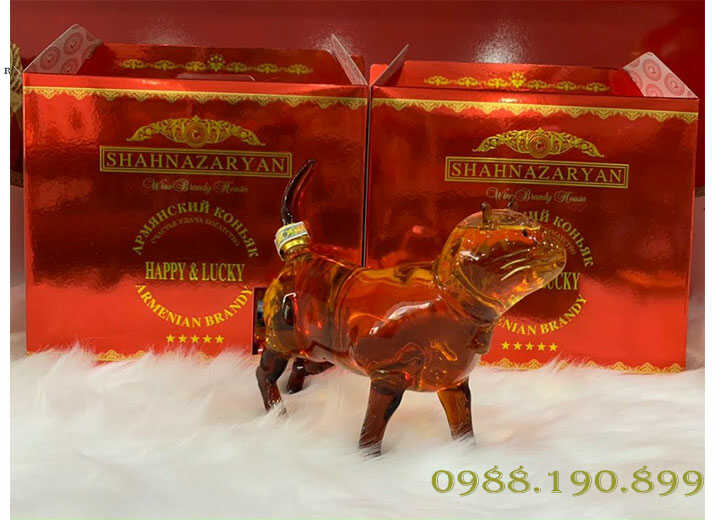 Rượu linh vật con mèo 