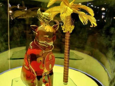 Rượu mèo đứng cây cau