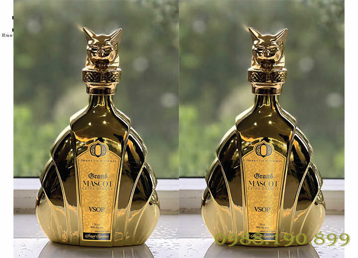 Rượu mèo đứng mascot extra brandy