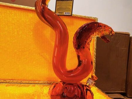 Rượu rắn bay Armenian 2025