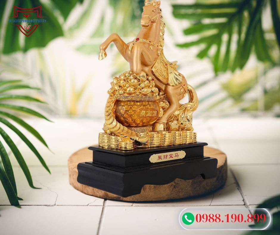 Tượng ngựa cát vàng may mắn
